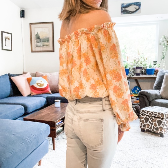 Off the shoulder floral top - Picture 4 of 4